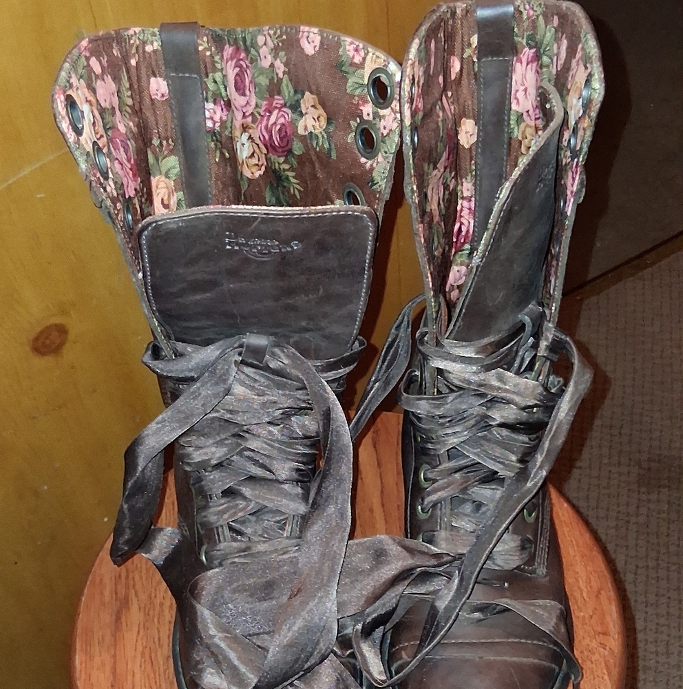 Dr. Martens Brown Leather Men's Boots - Picture 4 of 8